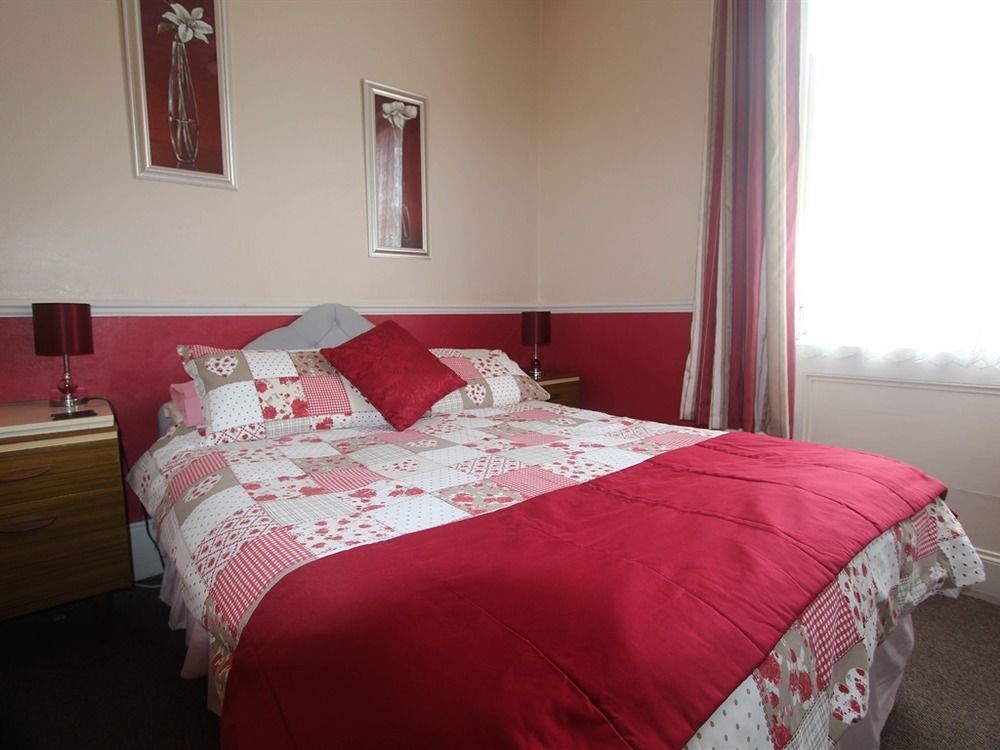 Spring Garden 2* Gosport