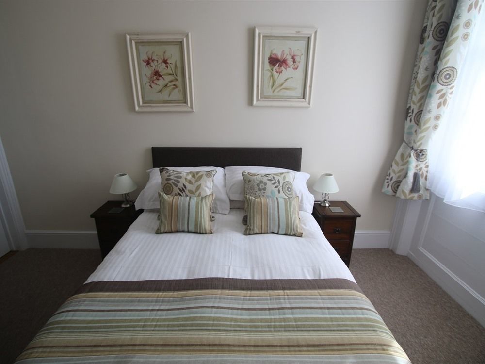 Spring Garden 2* Gosport